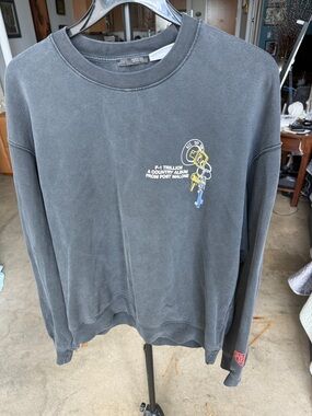 Zara Black Crewneck Sweater with Small Graphic